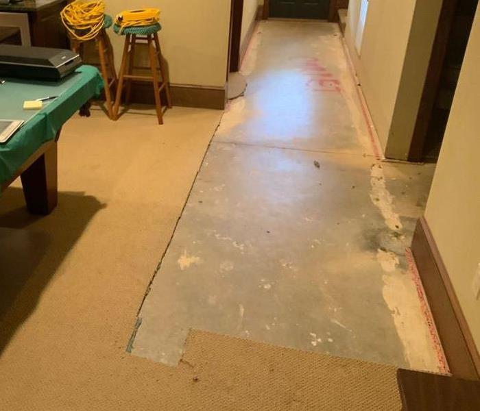 room post water mitigation and carpet removal 